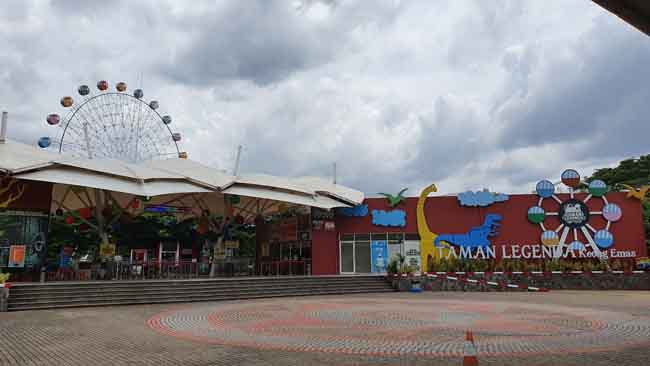 Keong Emas amusement park taman mini jakarta